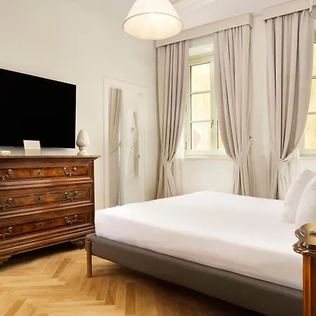 Luxury By Palazzo Portinari Salviati Apartment *
